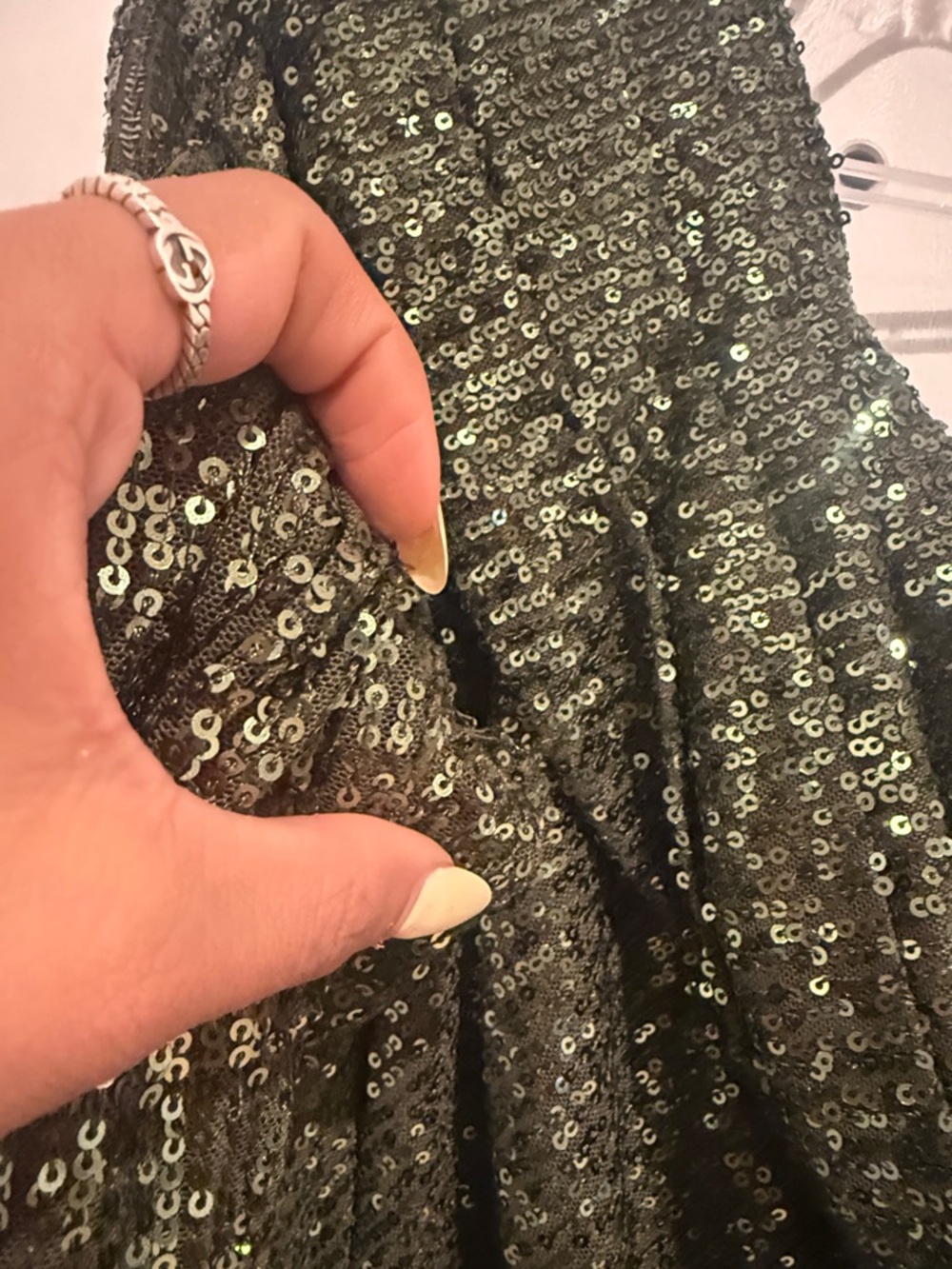🇯🇵Mac Duggal Sequined Drop Shoulder Faux Wrap Gown - Picture 6 of 13